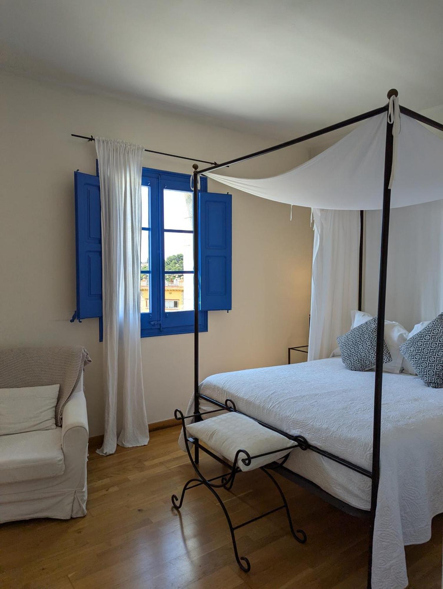 Hostal De La Placa - Hotel Boutique Cabrils Kültér fotó